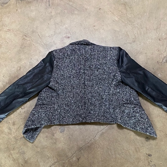 Cropped Pleather Sleeve Tweed Jacket - Picture 2 of 7